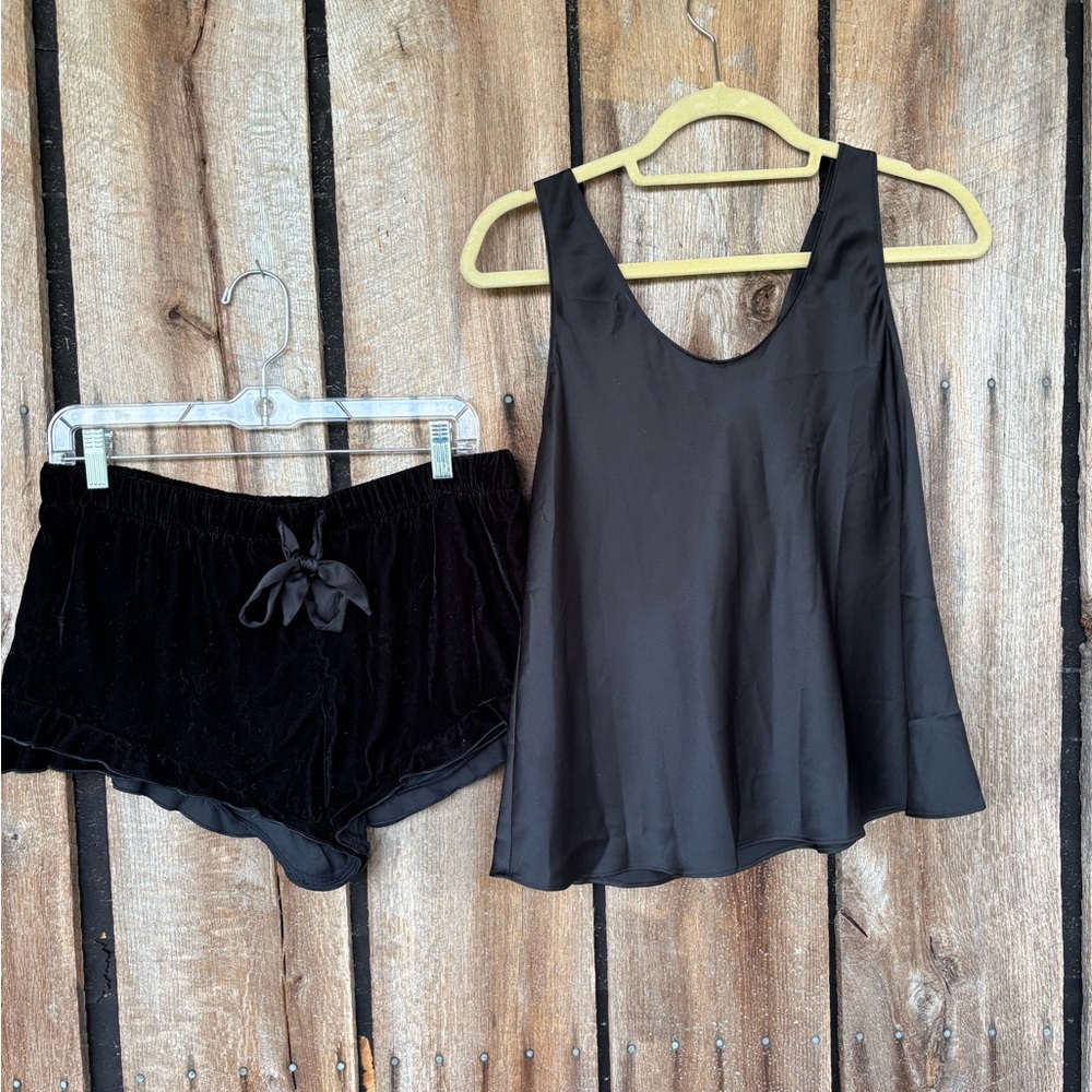 Victoria Secret Black Satin And Velvet Camisole Set.‎ Size Medium